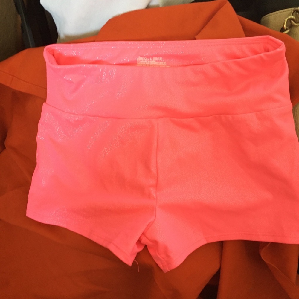 FINAL MARKDOWN Shimmery circo shorts large
